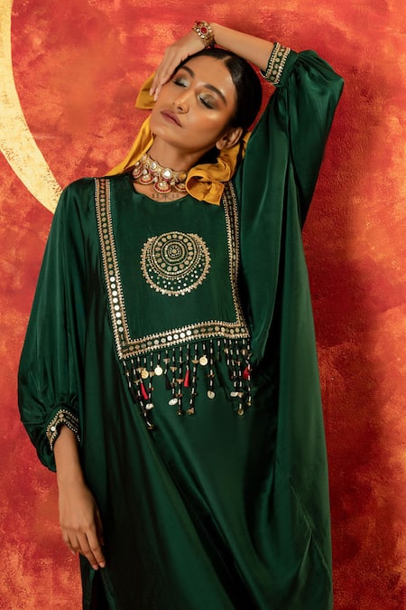 Shop_Prahnaaya_Green Velvet Pearls, Sequins Round Neck Masbah Kurta With Pant _Online_at_Aza_Fashions