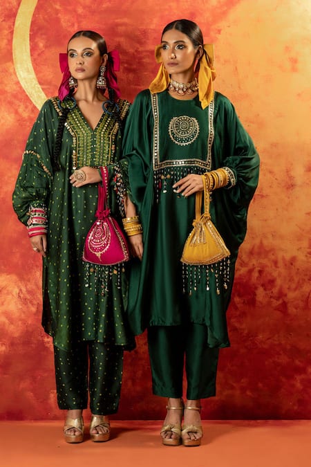 Buy_Prahnaaya_Green Velvet Pearls, Sequins Round Neck Masbah Kurta With Pant 
