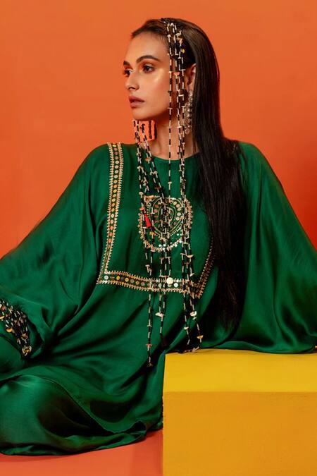 Shop Prahnaaya Green Velvet Gota Patti, Sequins, Luna Embroidered Short Tunic With Dhoti Skirt Shop_Prahnaaya_Green Velvet Gota Patti, Sequins, Luna Embroidered Short Tunic With Dhoti Skirt