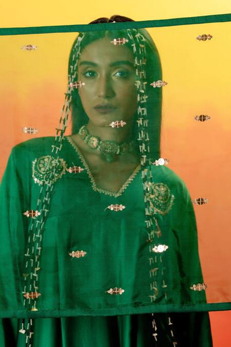 Prahnaaya Green Silk Organza, Viscose Luna Embroidered Asymmetric Kurta And Dhoti Pant Set at Aza Fashions Prahnaaya_Green Silk Organza, Viscose Luna Embroidered Asymmetric Kurta And Dhoti Pant Set _at_Aza_Fashions