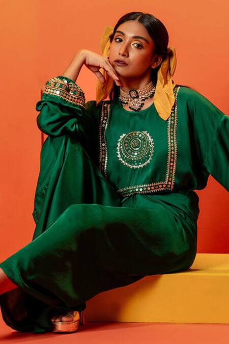 Buy_Prahnaaya_Green Satin Beads, Sequins Round Neck Luna Embroidered Tie Up Dress 