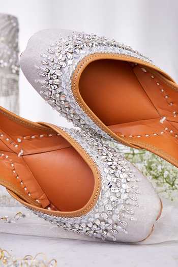 House Of Vian_Silver Ayna Mirror Embroidered Juttis _Online_at_Aza_Fashions