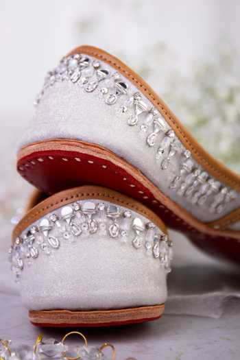 Buy_House Of Vian_Silver Ayna Mirror Embroidered Juttis _Online_at_Aza_Fashions