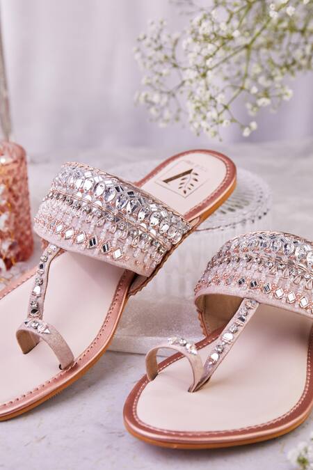 Buy House Of Vian Rose Gold Ayna Zardozi Embroidered Kolhapuri Flats Online at Aza Fashions Buy_House Of Vian_Rose Gold Ayna Zardozi Embroidered Kolhapuri Flats _Online_at_Aza_Fashions