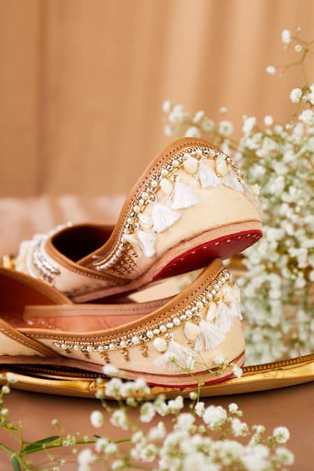 Buy_House Of Vian_Gold Pearls, Sequins, Tassels Sheen Embroidered Juttis _Online_at_Aza_Fashions