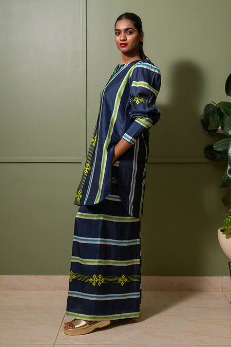 Prachi Kamat_Blue Chanderi, Linen Crew Neck Astron Ray Print Kurta Palazzo Pant Set _Online_at_Aza_Fashions