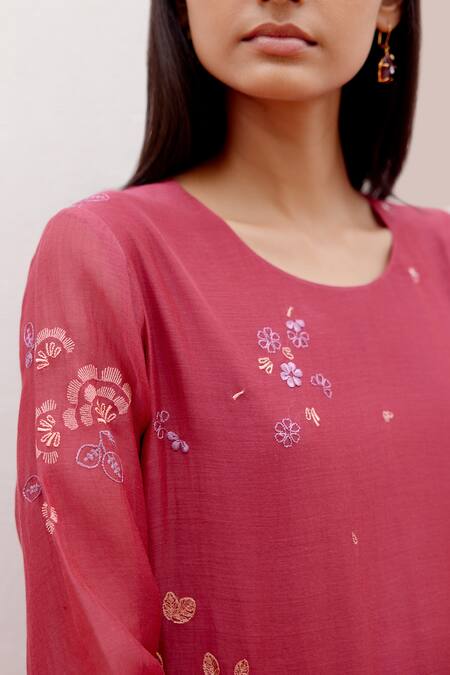 Vaayu Red Cotton, Muslin Embroidery Round Neck Thread Applique Anarkali With Dupatta at Aza Fashions Vaayu_Red Cotton, Muslin Embroidery Round Neck Thread Applique Anarkali With Dupatta _at_Aza_Fashions