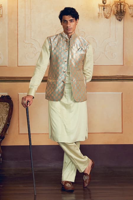 Buy_Aditi Gupta_Silver Jacquard Banarasi Checkered Zari Quilted Bundi _Online_at_Aza_Fashions