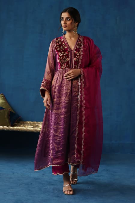 Begum_Pink Silk, Modal, Satin, Organza Gota Patti, Jaljeera Floral Kurta Set _Online_at_Aza_Fashions