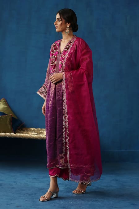 Buy_Begum_Pink Silk, Modal, Satin, Organza Gota Patti, Jaljeera Floral Kurta Set _Online_at_Aza_Fashions