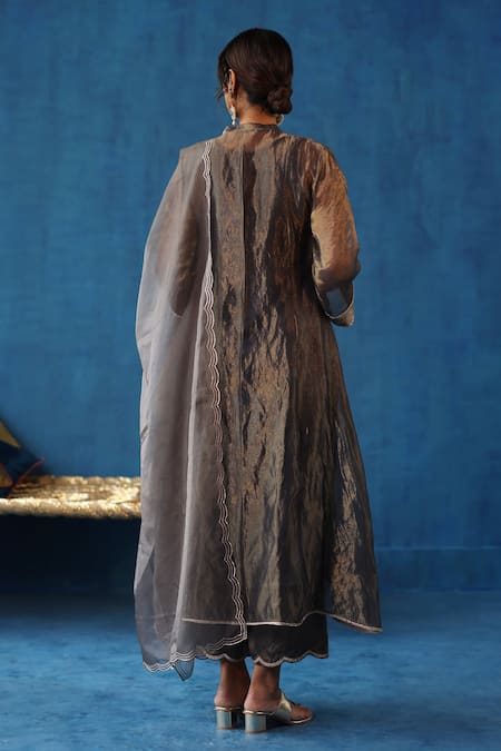 Begum Jaljeera Yoke Embroidered Kurta Set 