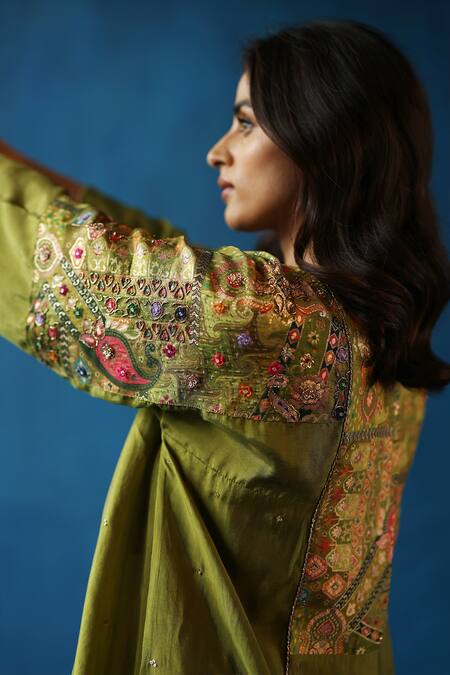 Shop_Begum_Green Silk, Hemp Diamonds, Embroidery Shikanji Resham Yoke Phiran And Pant Set _Online_at_Aza_Fashions