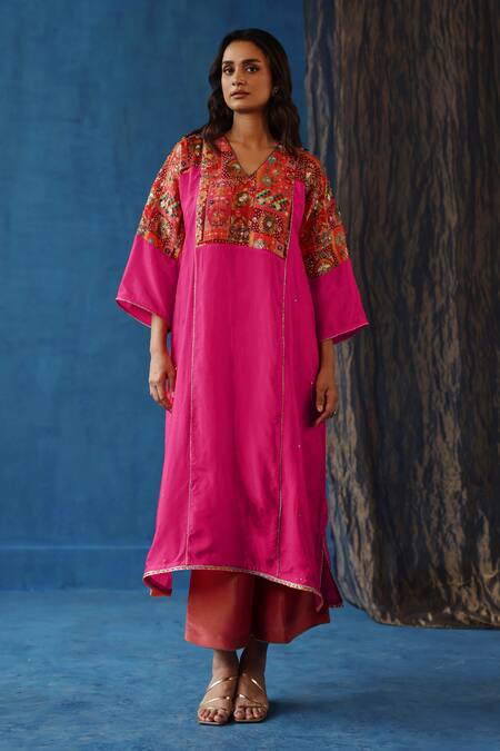 Begum Fuchsia Silk Embroidery, Sequins V-neck Shikanji Resham Phiran And Pant Set Online at Aza Fashions Begum_Fuchsia Silk Embroidery, Sequins V-neck Shikanji Resham Phiran And Pant Set _Online_at_Aza_Fashions