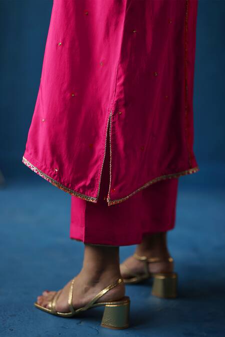 Begum Fuchsia Silk Embroidery, Sequins V-neck Shikanji Resham Phiran And Pant Set at Aza Fashions Begum_Fuchsia Silk Embroidery, Sequins V-neck Shikanji Resham Phiran And Pant Set _at_Aza_Fashions