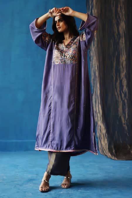 Begum_Purple Silk Embroidery V-neck Shikanji Floral Phiran And Pant Set _Online_at_Aza_Fashions