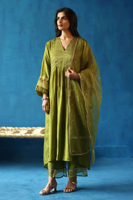 Begum_Green Silk, Organza Zari V-neck Jamun Stripe Woven Kurta Set _Online_at_Aza_Fashions