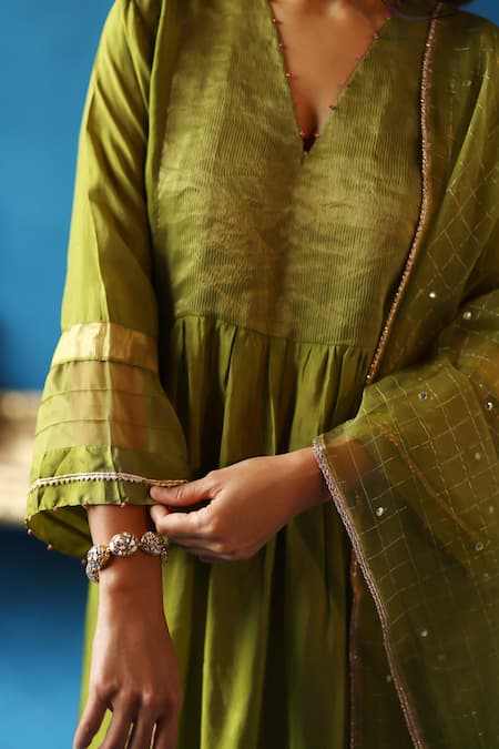 Shop_Begum_Green Silk, Organza Zari V-neck Jamun Stripe Woven Kurta Set _Online_at_Aza_Fashions