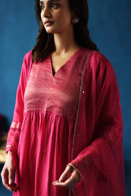 Begum Fuchsia Silk, Organza Zari V-neck Jamun Stripe Yoke Woven Kurta Set Online at Aza Fashions Begum_Fuchsia Silk, Organza Zari V-neck Jamun Stripe Yoke Woven Kurta Set _Online_at_Aza_Fashions