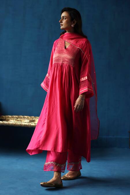 Begum Fuchsia Silk, Organza Zari V-neck Jamun Stripe Yoke Woven Kurta Set at Aza Fashions Begum_Fuchsia Silk, Organza Zari V-neck Jamun Stripe Yoke Woven Kurta Set _at_Aza_Fashions