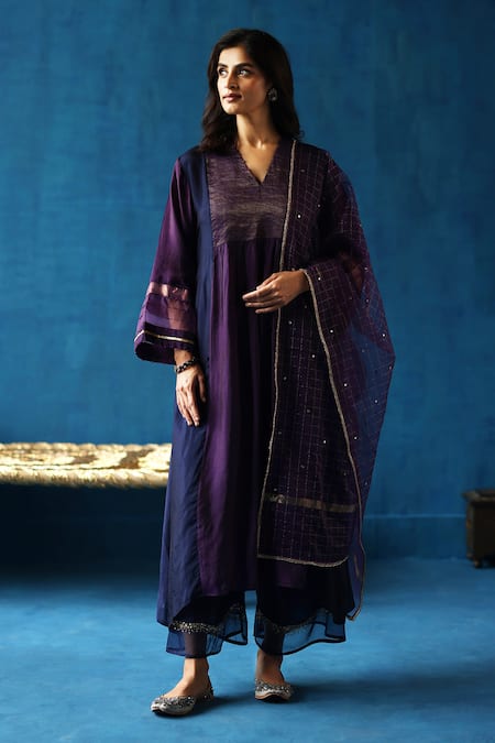 Begum Blue Hemp, Organza, Silk Zari V-neck Jamun Stripe Placement Woven Kurta Set Online at Aza Fashions Begum_Blue Hemp, Organza, Silk Zari V-neck Jamun Stripe Placement Woven Kurta Set _Online_at_Aza_Fashions
