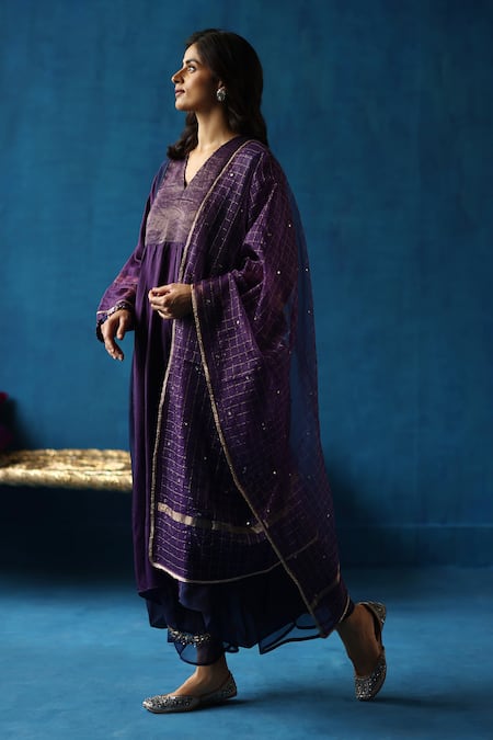 Buy Begum Blue Hemp, Organza, Silk Zari V-neck Jamun Stripe Placement Woven Kurta Set Online at Aza Fashions Buy_Begum_Blue Hemp, Organza, Silk Zari V-neck Jamun Stripe Placement Woven Kurta Set _Online_at_Aza_Fashions
