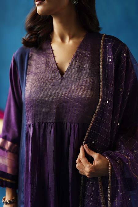 Buy Begum Blue Hemp, Organza, Silk Zari V-neck Jamun Stripe Placement Woven Kurta Set Buy_Begum_Blue Hemp, Organza, Silk Zari V-neck Jamun Stripe Placement Woven Kurta Set