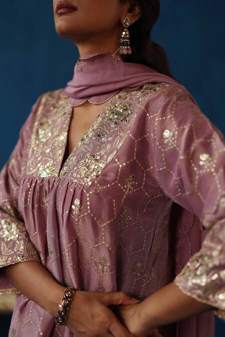 Buy Begum Purple Kurta Silk Embroidery Sequin V Neck Kaanji Set Buy_Begum_Purple Kurta Silk Embroidery Sequin V Neck Kaanji Set