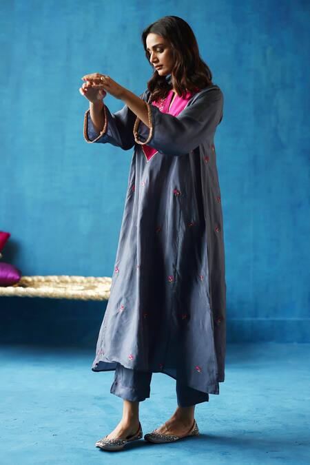 Buy_Begum_Grey Silk Embroidery Split V-neck Imly Floral Yoke Phiran And Pant Set _Online_at_Aza_Fashions
