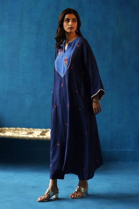 Begum Blue Silk Embroidery Split V-neck Imly Flower Yoke Phiran And Pant Set Online at Aza Fashions Begum_Blue Silk Embroidery Split V-neck Imly Flower Yoke Phiran And Pant Set _Online_at_Aza_Fashions