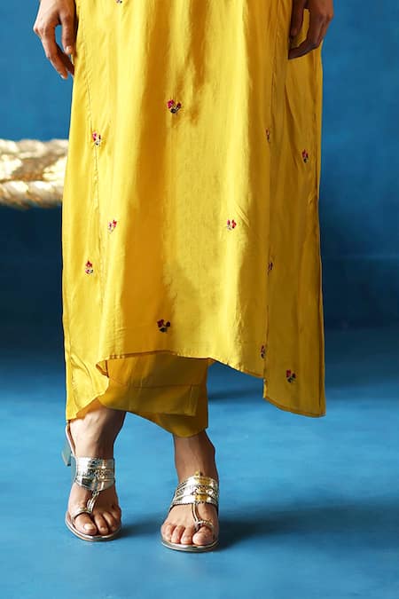 Begum Yellow Silk Embroidery, Fringe Split V-neck Imly Resham Yoke Phiran And Pant Set Online at Aza Fashions Begum_Yellow Silk Embroidery, Fringe Split V-neck Imly Resham Yoke Phiran And Pant Set _Online_at_Aza_Fashions