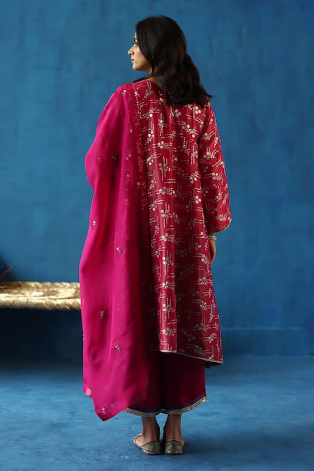 Shop Begum Fuchsia Silk, Modal, Satin, Organza Sequins Aam Panna Embroidered Kurta Set at Aza Fashions Shop_Begum_Fuchsia Silk, Modal, Satin, Organza Sequins Aam Panna Embroidered Kurta Set _at_Aza_Fashions