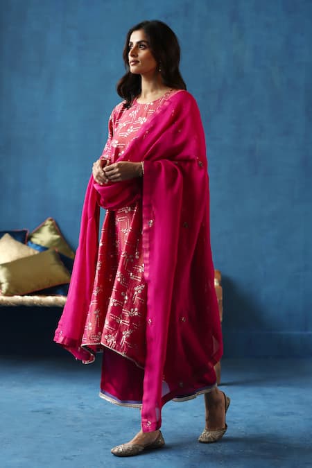 Begum Fuchsia Silk, Modal, Satin, Organza Sequins Aam Panna Embroidered Kurta Set Online at Aza Fashions Begum_Fuchsia Silk, Modal, Satin, Organza Sequins Aam Panna Embroidered Kurta Set _Online_at_Aza_Fashions