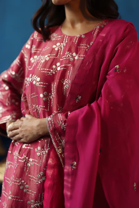 Buy Begum Fuchsia Silk, Modal, Satin, Organza Sequins Aam Panna Embroidered Kurta Set Online at Aza Fashions Buy_Begum_Fuchsia Silk, Modal, Satin, Organza Sequins Aam Panna Embroidered Kurta Set _Online_at_Aza_Fashions