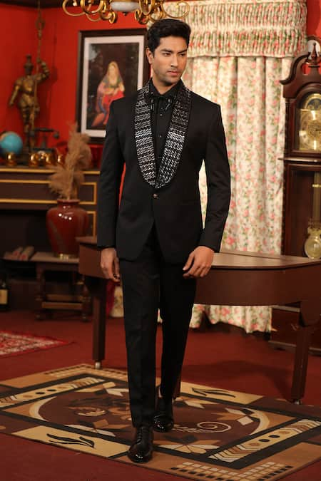 DESIGN O STITCH Sequins Embroidered Tuxedo Jacket With Pant 