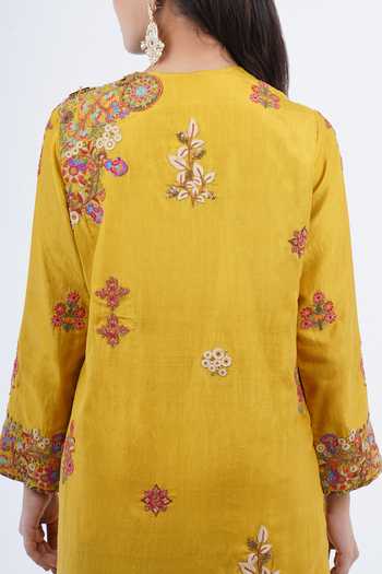 Buy_Debyani + CO_Yellow Cotton Embroidery Round Neck Rangoli Kurta Set _Online_at_Aza_Fashions