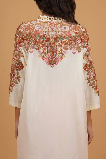 Buy_Debyani + CO_Ivory Silk Embroidery V-neck Kurta And Salwar Set 
