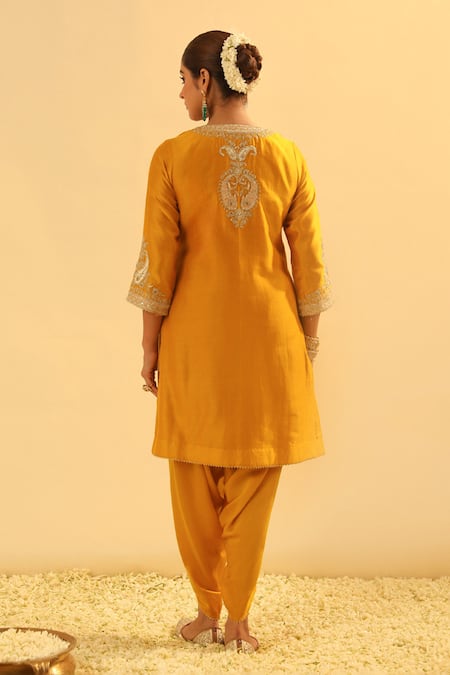 Sheetal Batra Glaze Aashna Embroidered Kurta & Dhoti Pant Set 