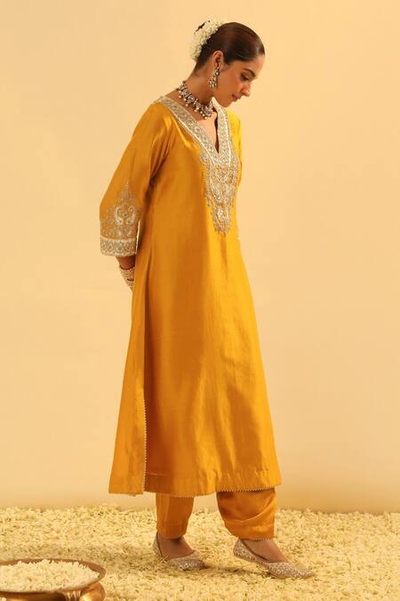 Buy_Sheetal Batra_Ivory Silk, Chanderi, Bamboo, Satin Gota Glaze Shazana Kurta And Salwar Set _Online_at_Aza_Fashions