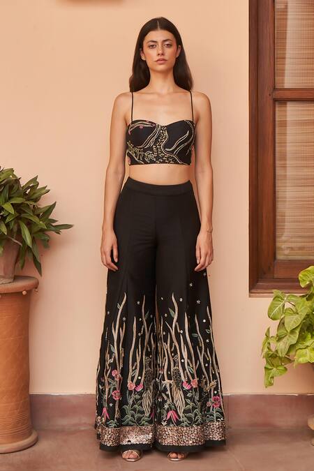 Amrta By Guneet Kondal Black Silk, Viscose Embroidery Sweetheart Neck, Open Floral Bustier Trouser Set Online at Aza Fashions Amrta By Guneet Kondal_Black Silk, Viscose Embroidery Sweetheart Neck, Open Floral Bustier Trouser Set _Online_at_Aza_Fashions