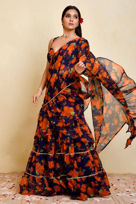 Buy_Bannhi By Priyanka Rathore_Blue Chiffon Embroidery, Lace Plunge Floral Pattern Pre-draped Saree With Blouse _Online_at_Aza_Fashions