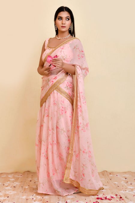 Bannhi By Priyanka Rathore_Pink Georgette Lace Scoop Neck Printed Pre-draped Saree With Plunge Back Blouse _Online_at_Aza_Fashions