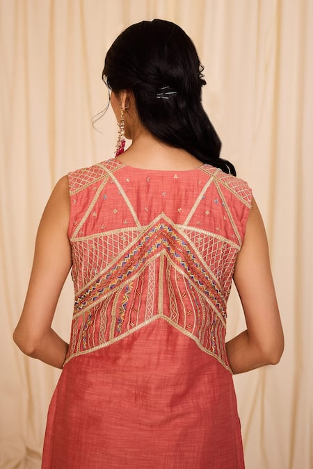 Shop Leela By A Peach Chanderi, Cotton Lace, Sequins, Geometric Thread Kurta Churidar Set at Aza Fashions Shop_Leela By A_Peach Chanderi, Cotton Lace, Sequins, Geometric Thread Kurta Churidar Set _at_Aza_Fashions