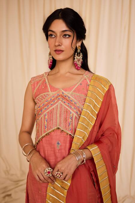 Leela By A Peach Chanderi, Cotton Lace, Sequins, Geometric Thread Kurta Churidar Set Online at Aza Fashions Leela By A_Peach Chanderi, Cotton Lace, Sequins, Geometric Thread Kurta Churidar Set _Online_at_Aza_Fashions