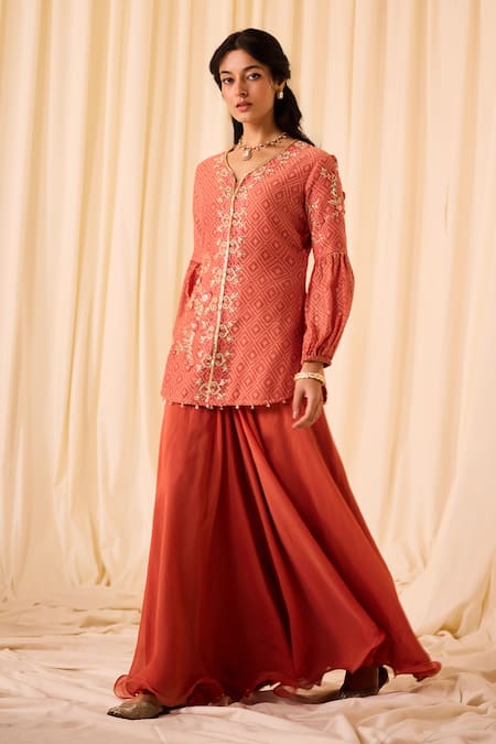 Shop Leela By A Peach Chanderi, Cotton Beads, Zari Split Embroidered Woven Jacket With Palazzo at Aza Fashions Shop_Leela By A_Peach Chanderi, Cotton Beads, Zari Split Embroidered Woven Jacket With Palazzo _at_Aza_Fashions