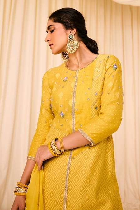 Leela By A Yellow Jacquard, Cotton Sequins, Woven Geometric Threadwork Kurta Pant Set at Aza Fashions Leela By A_Yellow Jacquard, Cotton Sequins, Woven Geometric Threadwork Kurta Pant Set _at_Aza_Fashions