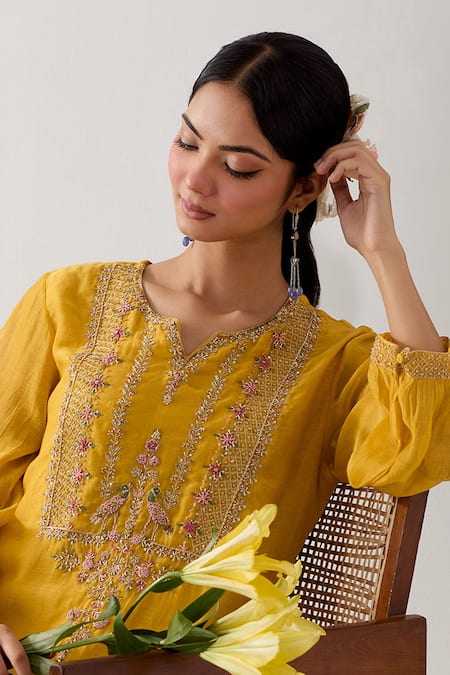 Buy_Tatwa_Yellow Handloom Chanderi Silk Embroidery Resham Stardust Zari Kurta And Pant Set 