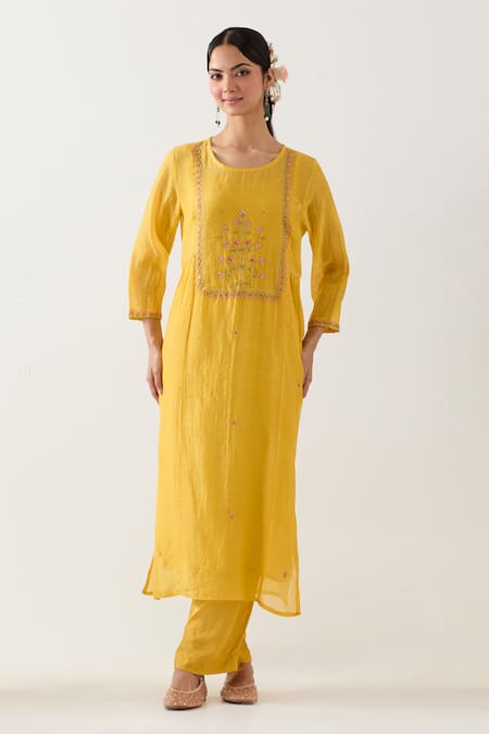 TATWA Yellow Handloom Chanderi Silk Embroidery Floral Mughal Butta Kurta And Pant Set 