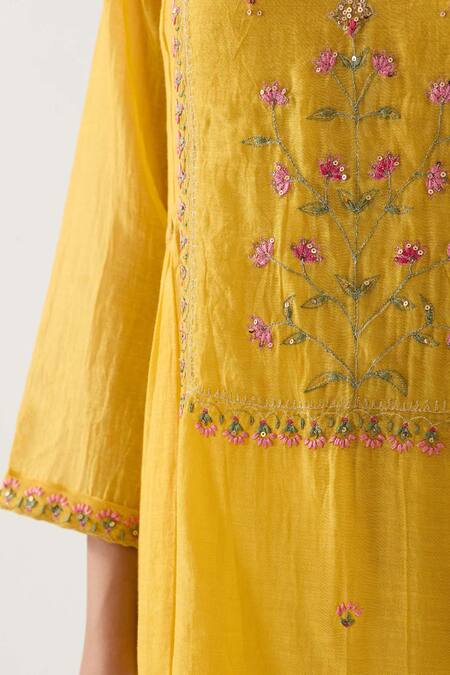 Shop Tatwa Yellow Handloom Chanderi Silk Embroidery Floral Mughal Butta Kurta And Pant Set Shop_Tatwa_Yellow Handloom Chanderi Silk Embroidery Floral Mughal Butta Kurta And Pant Set