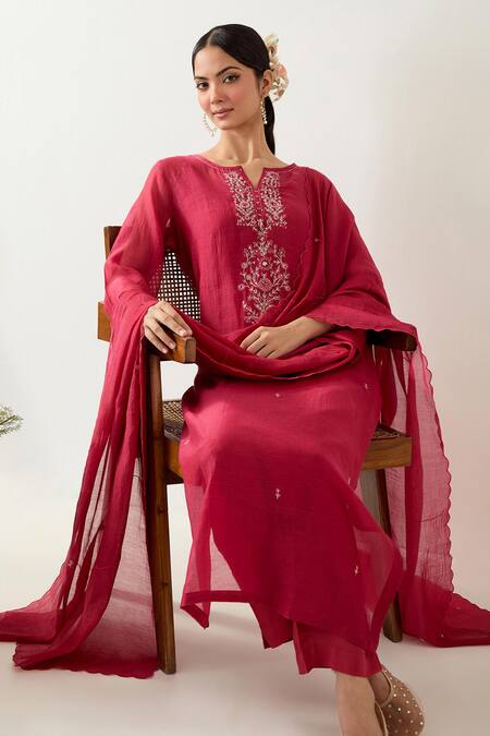 Buy Tatwa Pink Silk Organza Embroidery Resham Notched Pendant Zari Kurta And Pant Set Buy_Tatwa_Pink Silk Organza Embroidery Resham Notched Pendant Zari Kurta And Pant Set