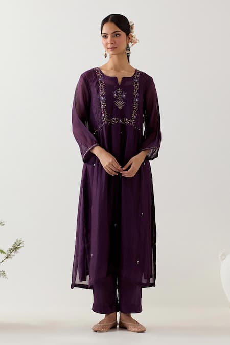 TATWA Mughal Butta Embroidered Pintuck Kurta & Pant Set 